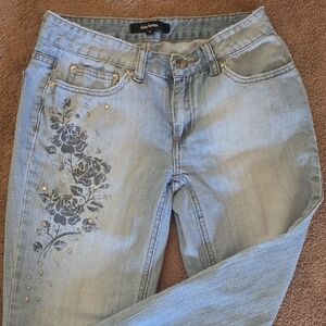 Daisy Fuentes Blue Sz 2 Jeans with Floral Print, Metal Stud Embellishment